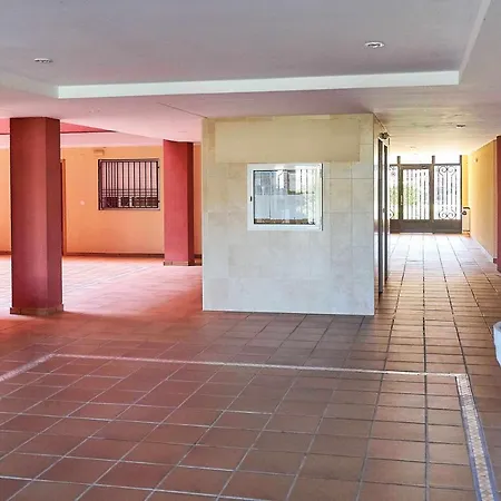 2 Bedrooms View *